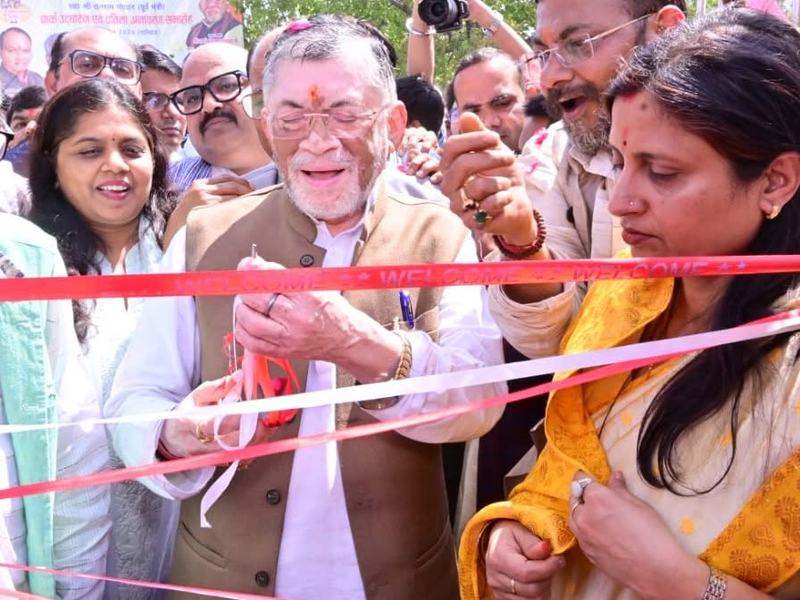 Park and statue in memory of Chetram Gangwar, Nawabganj
