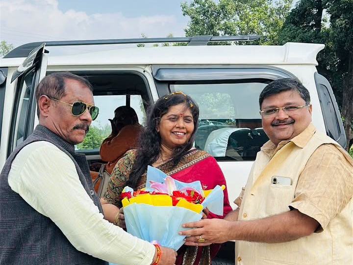 Welcome at Shahjahanpur on the way from Lucknow